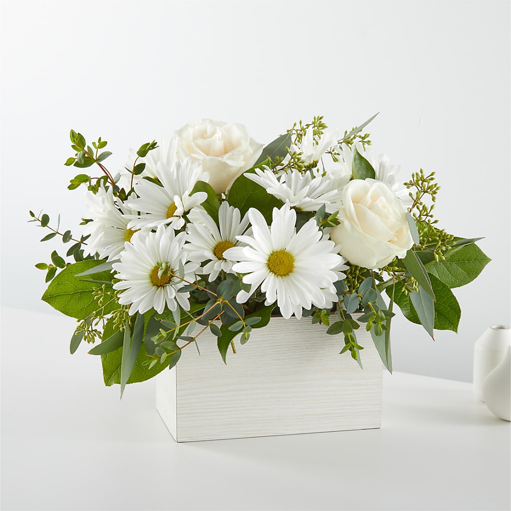 Fresh Linen Box Bouquet – Oak Ridge Floral Company Llc, Oak Ridge TN