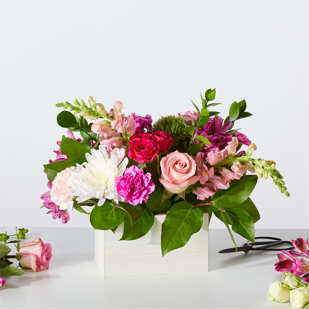 Sweetberry Box – A Florist Original – Oak Ridge Floral Company Llc, Oak Ridge TN
