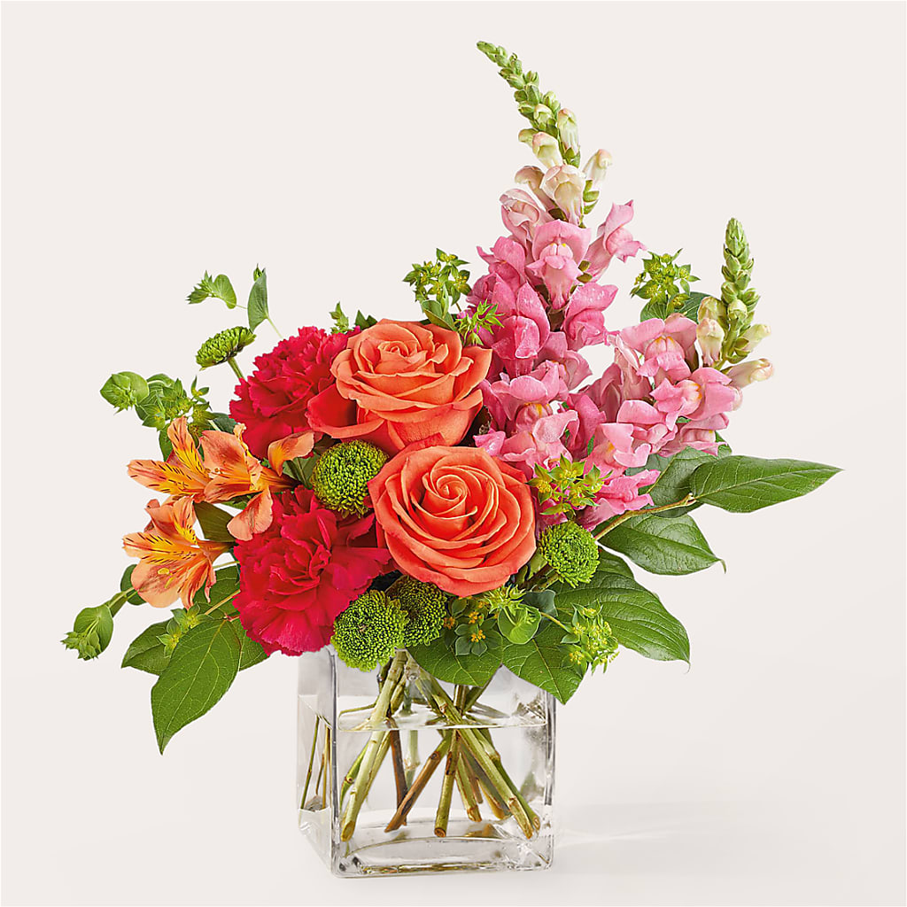 Cosmopolitan Bouquet – Oak Ridge Floral Company Llc, Oak Ridge TN