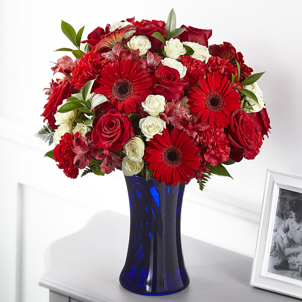 Hearts Embrace Bouquet – Oak Ridge Floral Company Llc, Oak Ridge TN