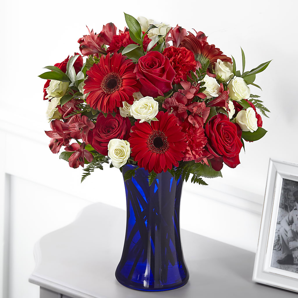 Hearts Embrace Bouquet – Oak Ridge Floral Company Llc, Oak Ridge TN