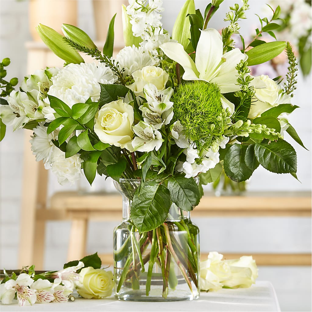 Classic Ivory – A Florist Original – Oak Ridge Floral Company Llc, Oak Ridge TN