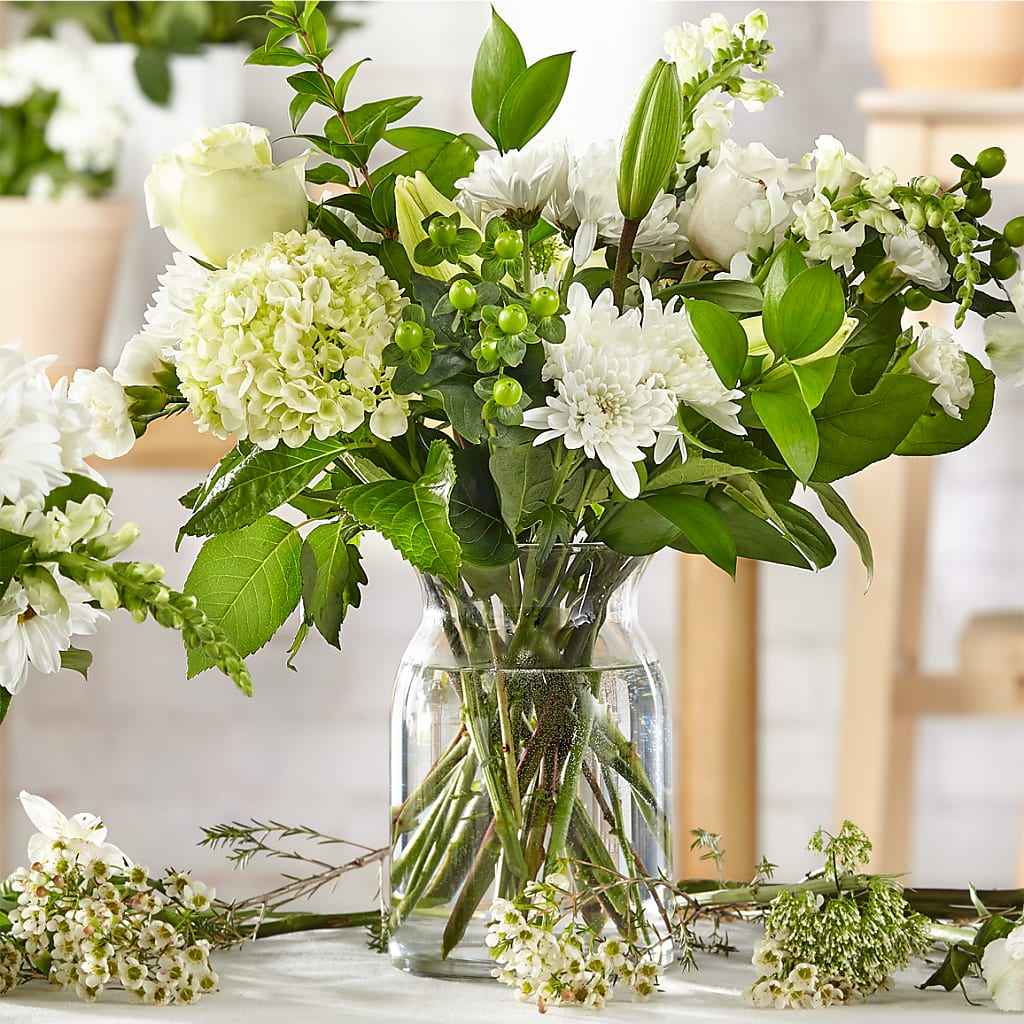 Classic Ivory – A Florist Original – Oak Ridge Floral Company Llc, Oak Ridge TN