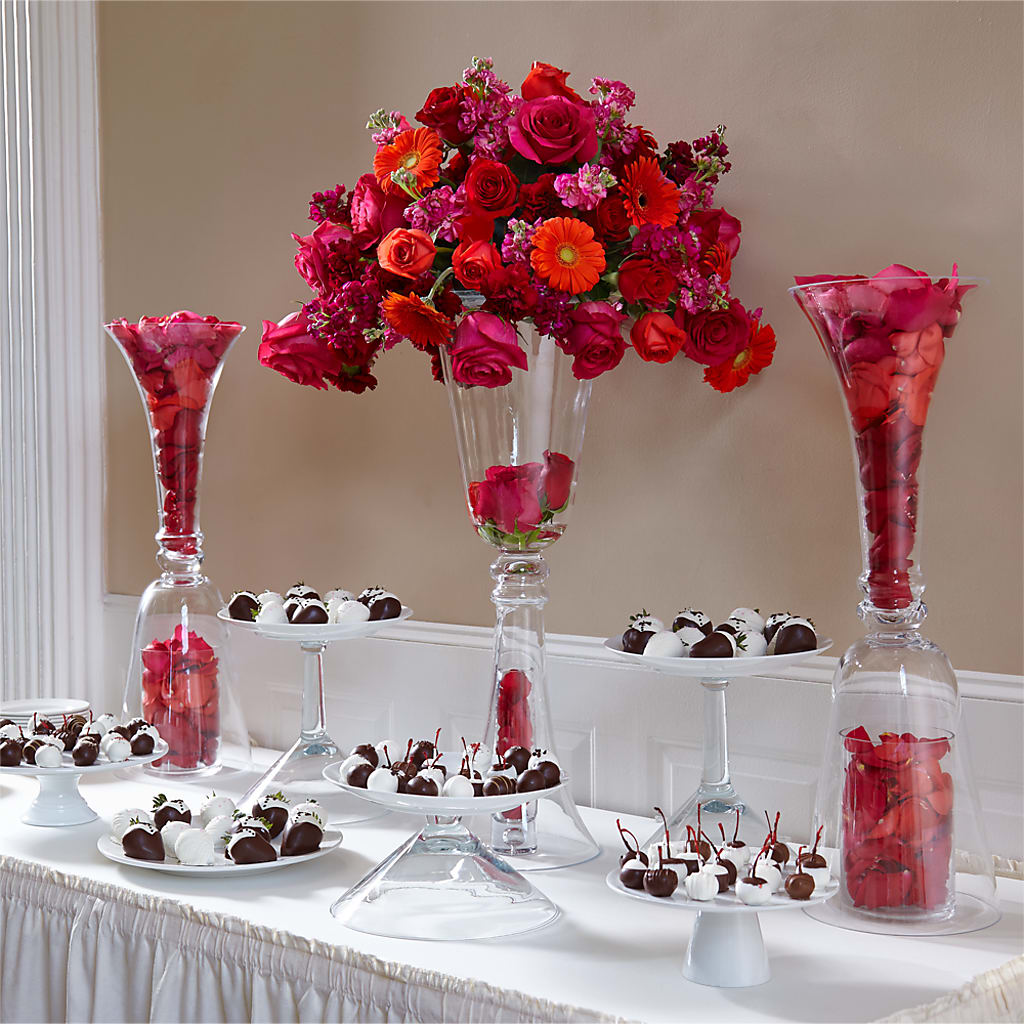 Life's Sweetness Centerpiece – Oak Ridge Floral Company Llc, Oak Ridge TN