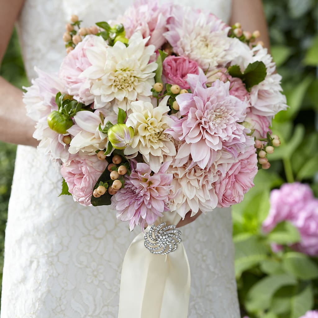 Heart's Promise Bouquet – Oak Ridge Floral Company Llc, Oak Ridge TN