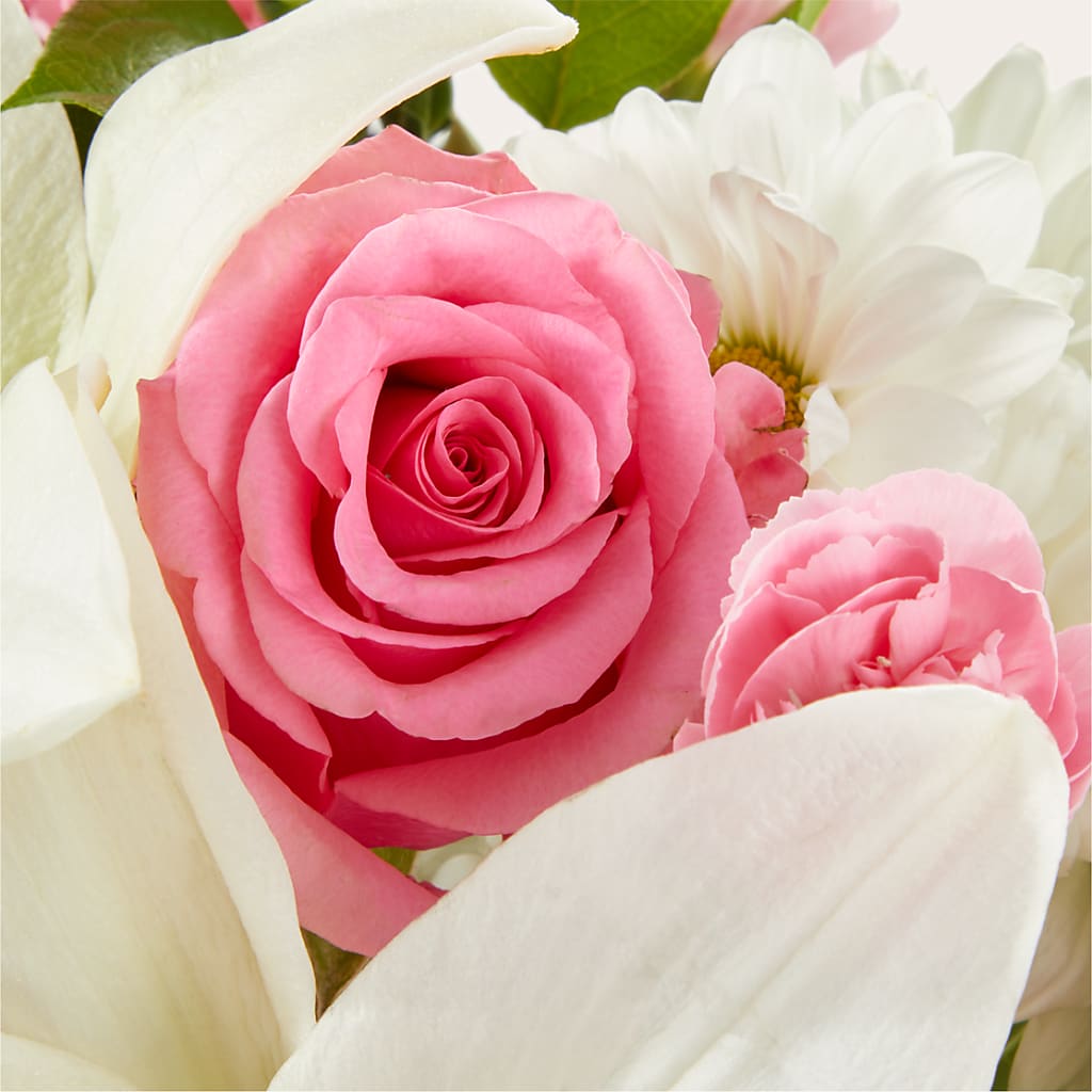 Whispers of Comfort Bouquet –  Oak Ridge Floral Company Llc, Oak Ridge TN
