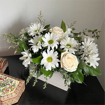 Fresh Linen Box Bouquet –  Oak Ridge Floral Company Llc, Oak Ridge TN