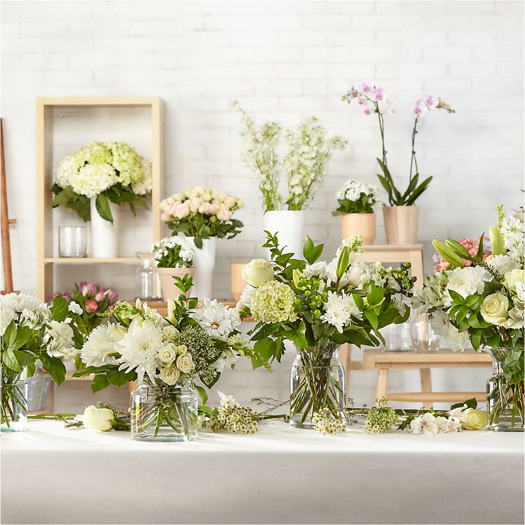 Classic Ivory – A Florist Original –  Oak Ridge Floral Company Llc, Oak Ridge TN