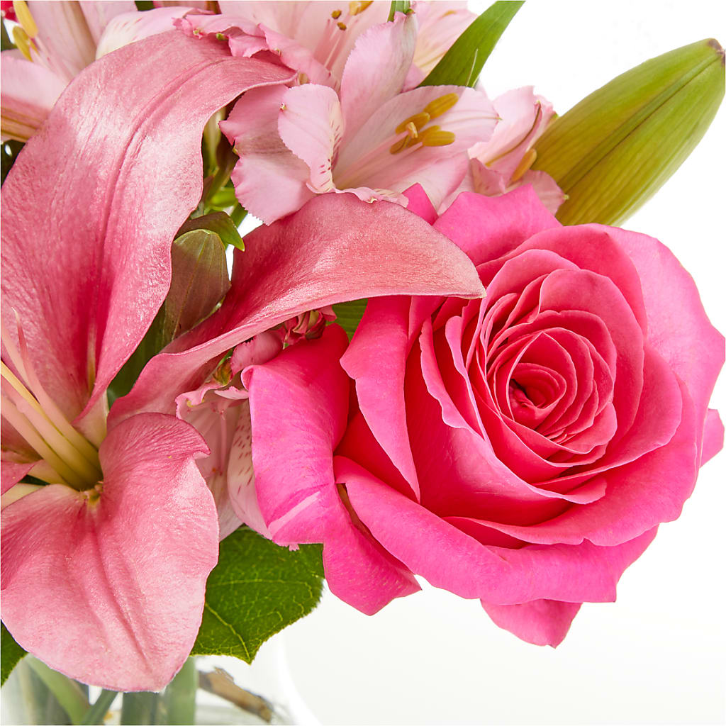 Lots of Love Bouquet –  Oak Ridge Floral Company Llc, Oak Ridge TN