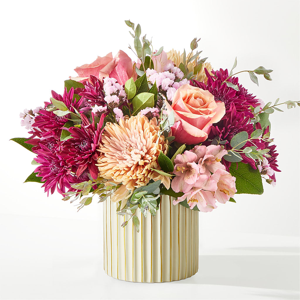 Berry Cobbler Bouquet with Ivory Vase –  Oak Ridge Floral Company Llc, Oak Ridge TN
