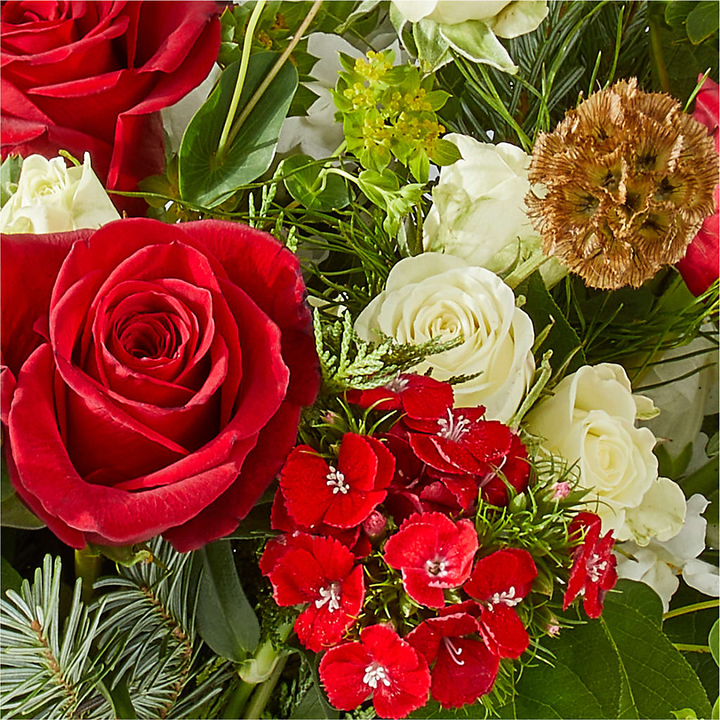 Deck the Halls Bouquet –  Oak Ridge Floral Company Llc, Oak Ridge TN