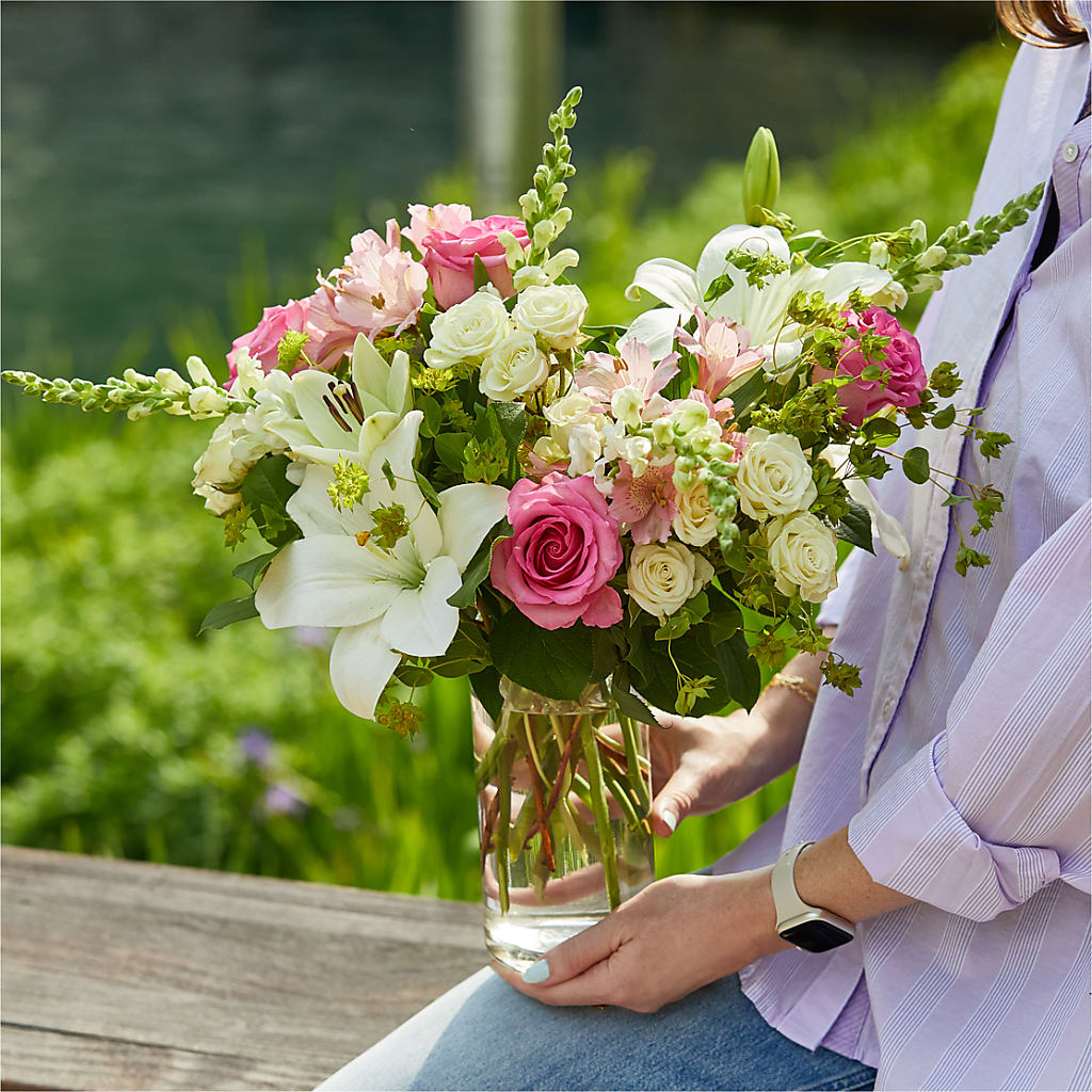 Fondly Bouquet –  Oak Ridge Floral Company Llc, Oak Ridge TN